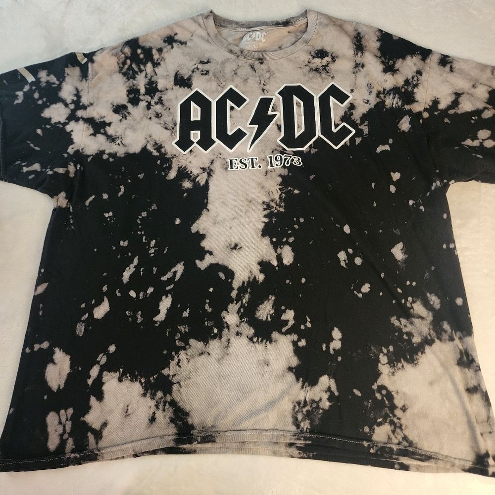 3 For $18 AC/DC Tie Dye Tshirt With Graphics New With Tags Size XL